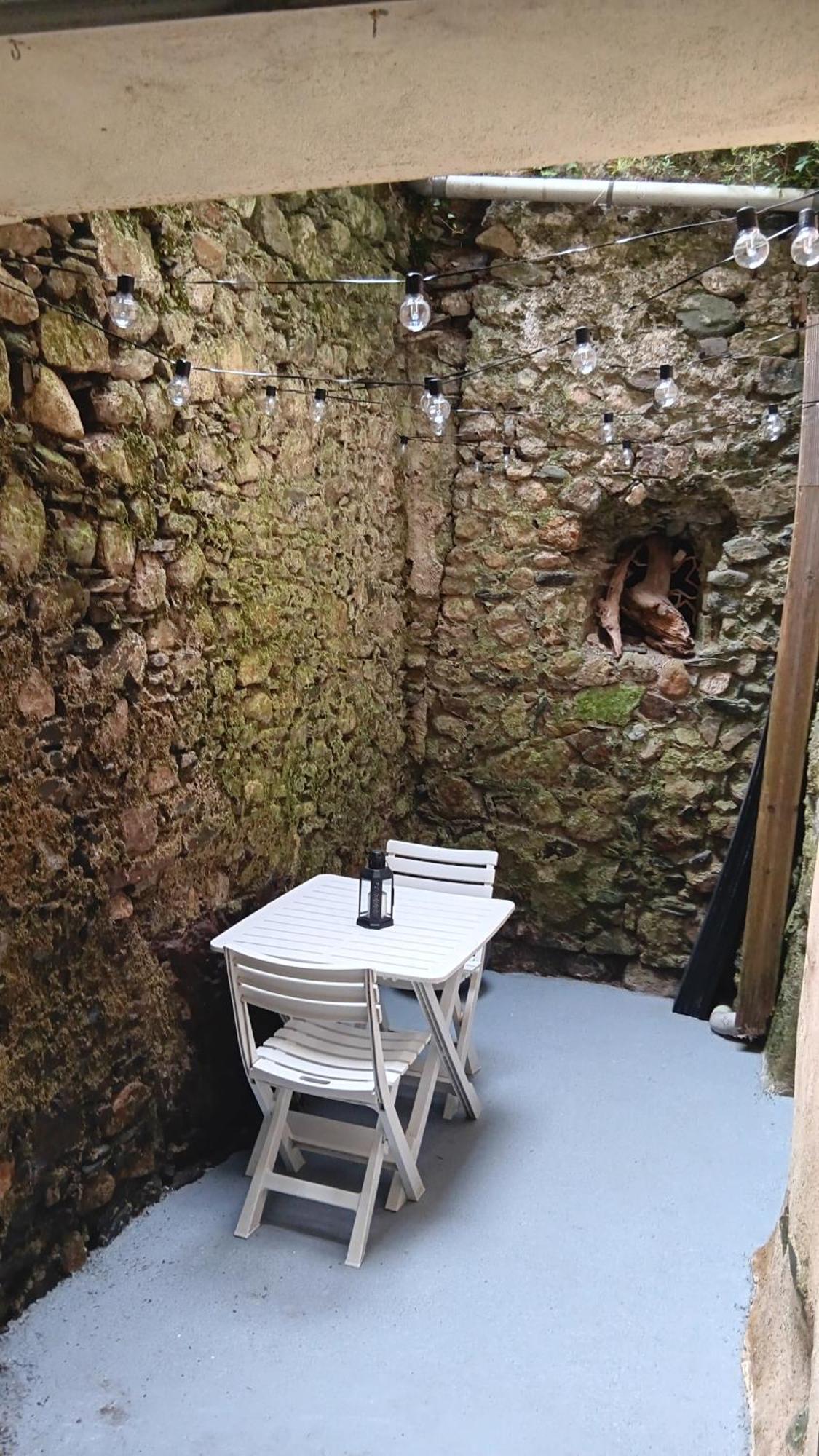 Appartement Pour 4 Personnes Dans Une Rue Tres Calme Saint-Laurent-le-Minier 外观 照片