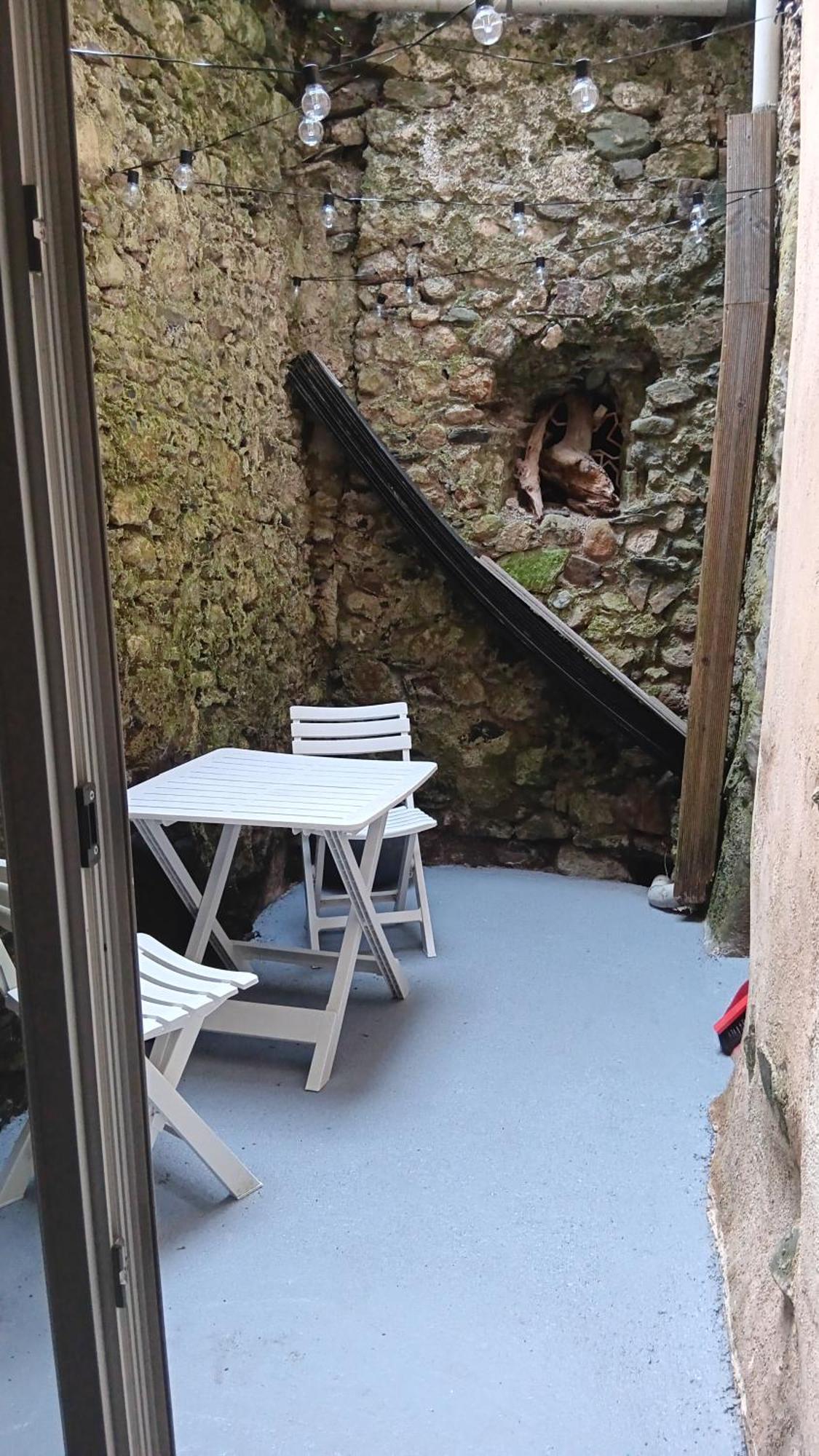 Appartement Pour 4 Personnes Dans Une Rue Tres Calme Saint-Laurent-le-Minier 外观 照片