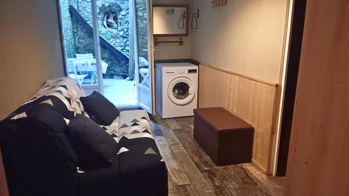 Appartement Pour 4 Personnes Dans Une Rue Tres Calme Saint-Laurent-le-Minier 外观 照片