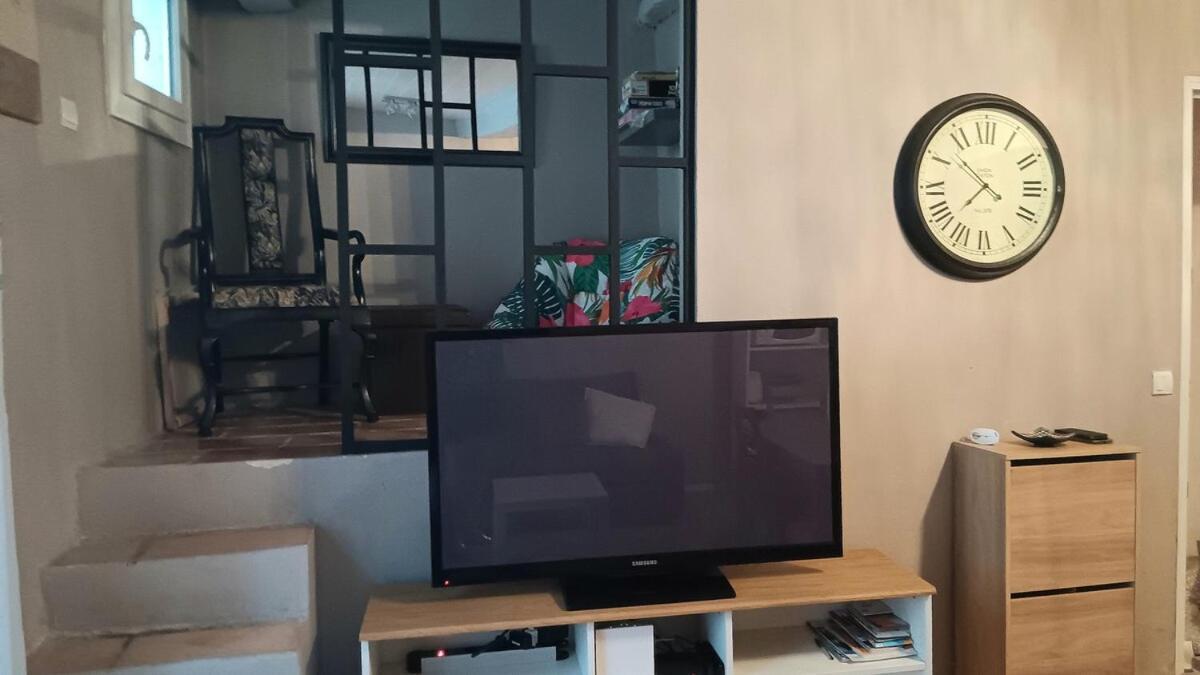 Appartement Pour 4 Personnes Dans Une Rue Tres Calme Saint-Laurent-le-Minier 外观 照片