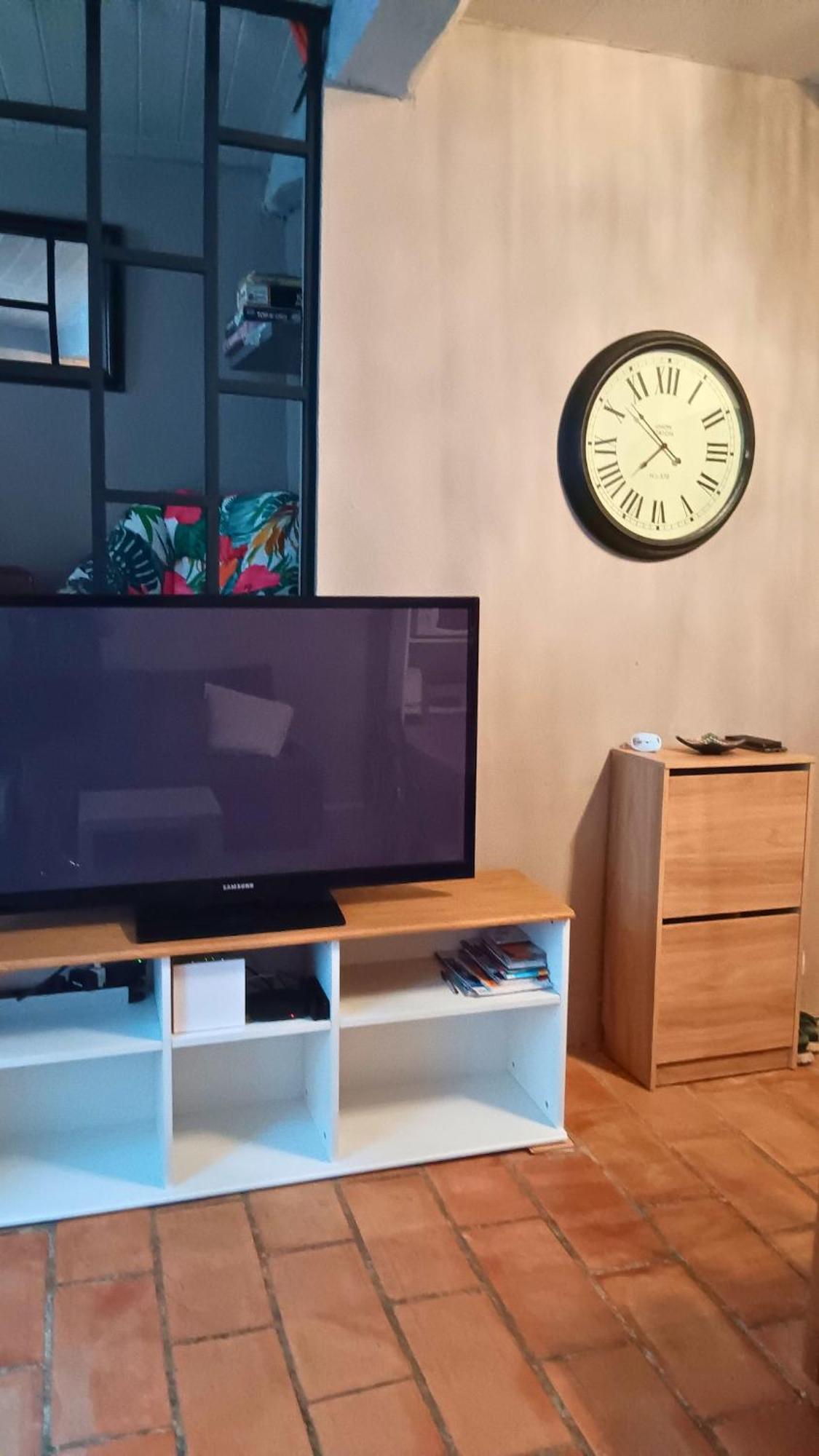 Appartement Pour 4 Personnes Dans Une Rue Tres Calme Saint-Laurent-le-Minier 外观 照片