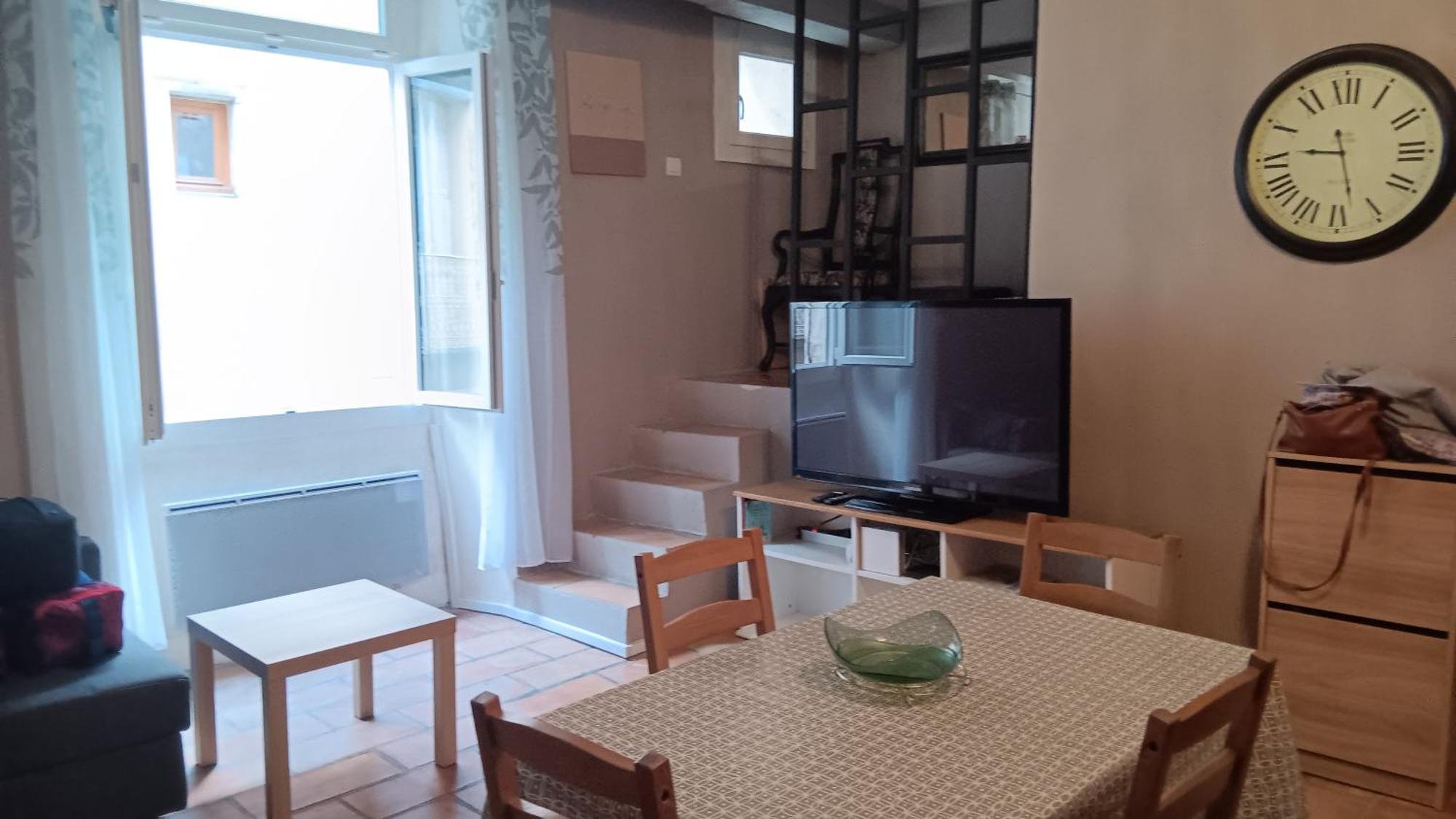 Appartement Pour 4 Personnes Dans Une Rue Tres Calme Saint-Laurent-le-Minier 外观 照片