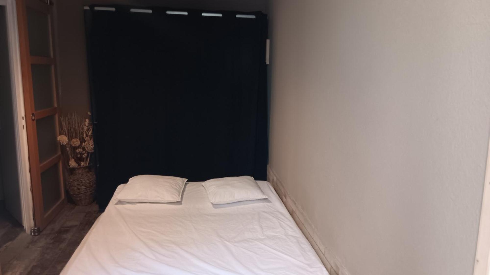 Appartement Pour 4 Personnes Dans Une Rue Tres Calme Saint-Laurent-le-Minier 外观 照片