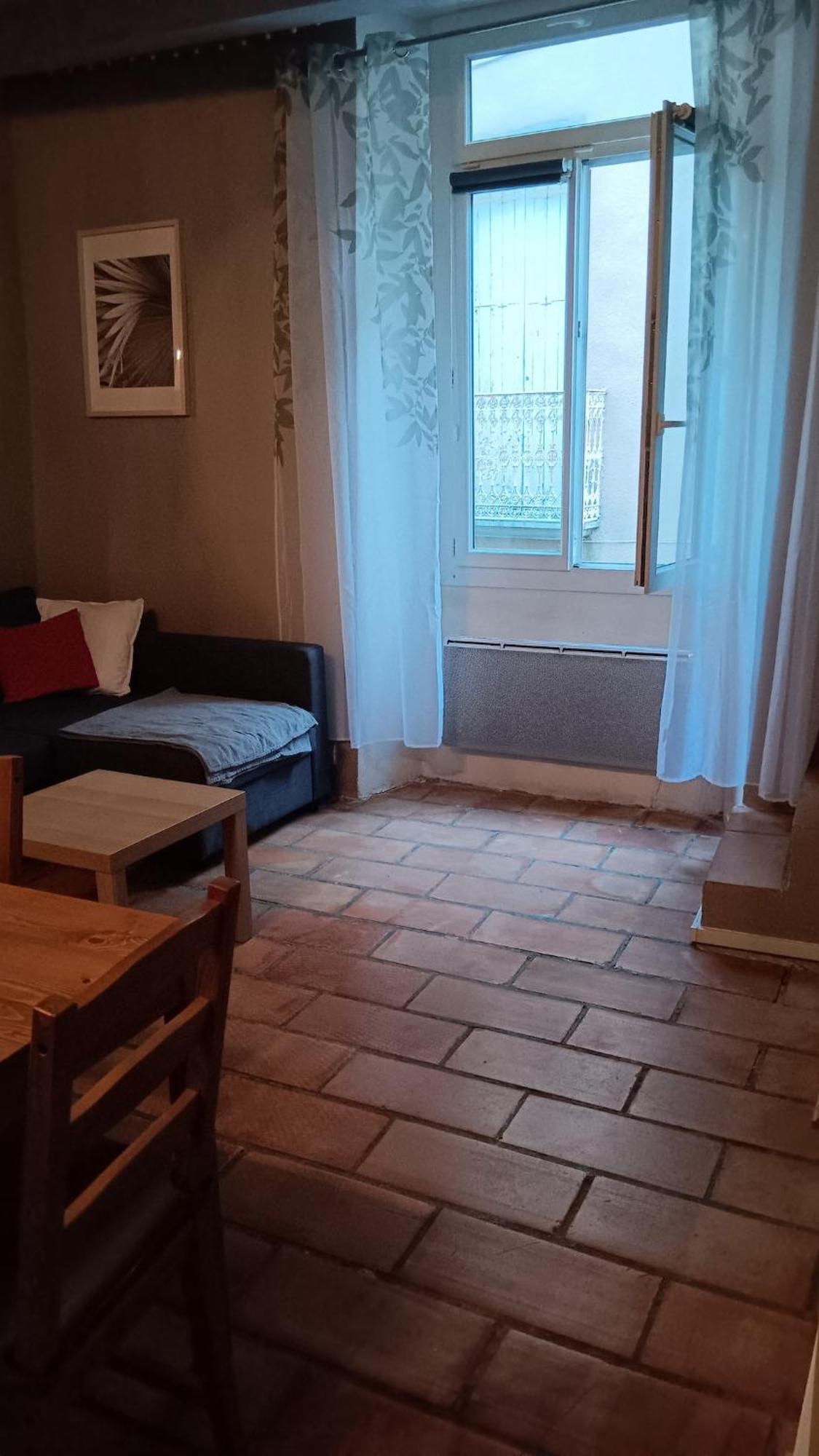 Appartement Pour 4 Personnes Dans Une Rue Tres Calme Saint-Laurent-le-Minier 外观 照片