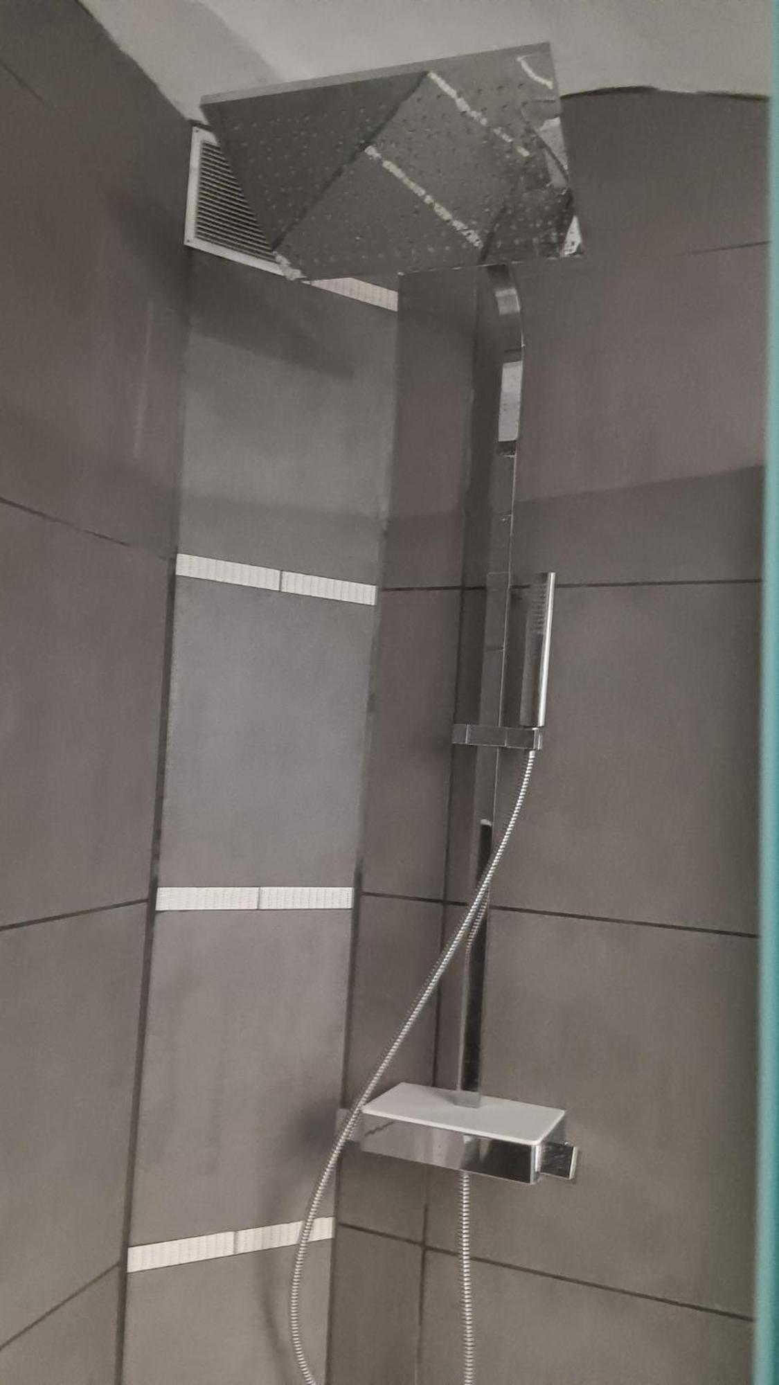 Appartement Pour 4 Personnes Dans Une Rue Tres Calme Saint-Laurent-le-Minier 外观 照片