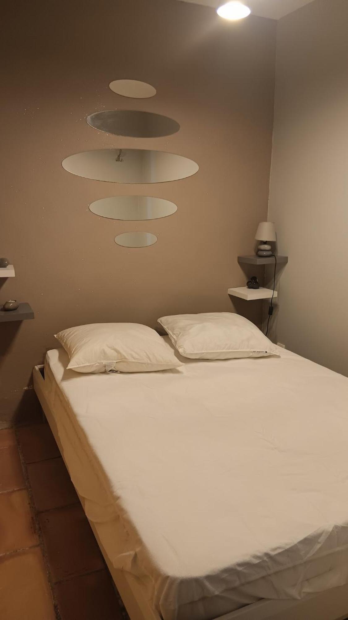 Appartement Pour 4 Personnes Dans Une Rue Tres Calme Saint-Laurent-le-Minier 外观 照片
